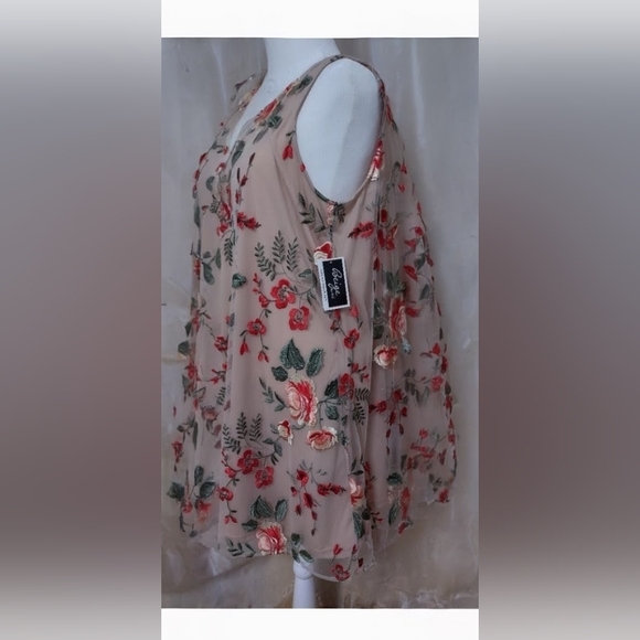 NWT Women's embroidered sleeveless dress. Size M - Picture 3 of 8